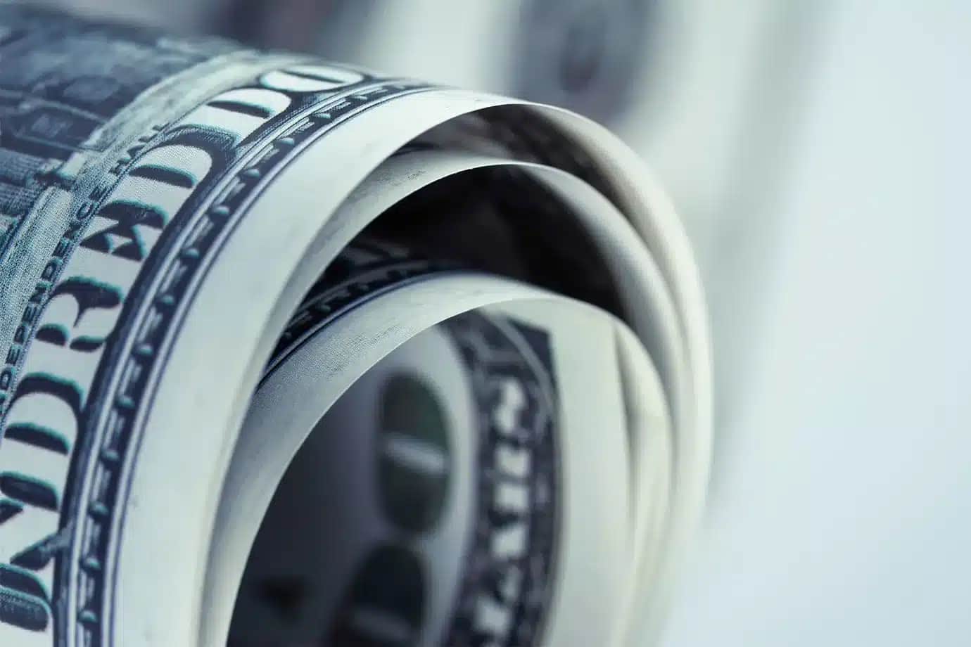 Dólar cai em 13 de Abril: Otimismo EUA-Irã anima mercado e B3 sobe!